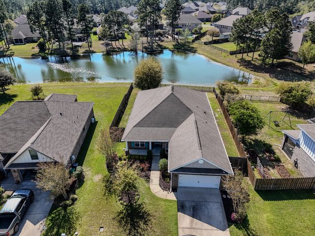 179 Windchime Way, Freeport, FL 32439