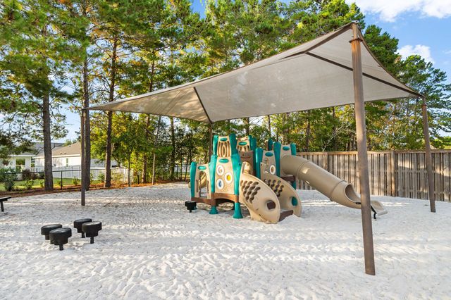 179 Windchime Way, Freeport, FL 32439