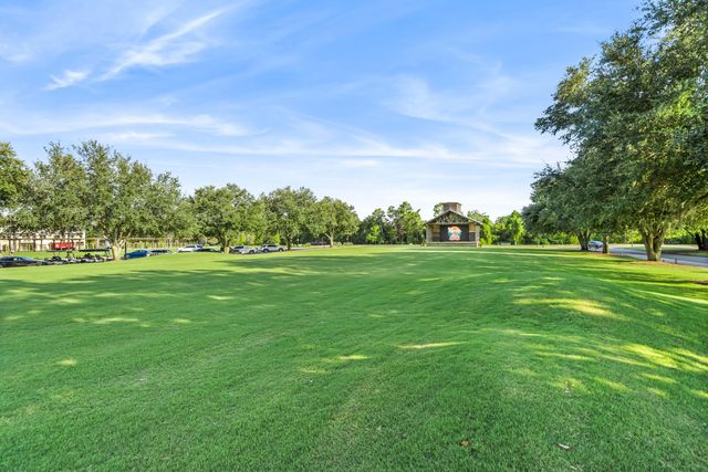 179 Windchime Way, Freeport, FL 32439