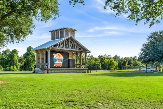 179 Windchime Way, Freeport, FL 32439