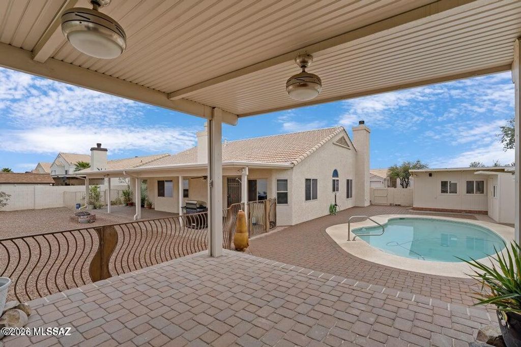 3782 W Meadow Briar Drive, Tucson, AZ 85741