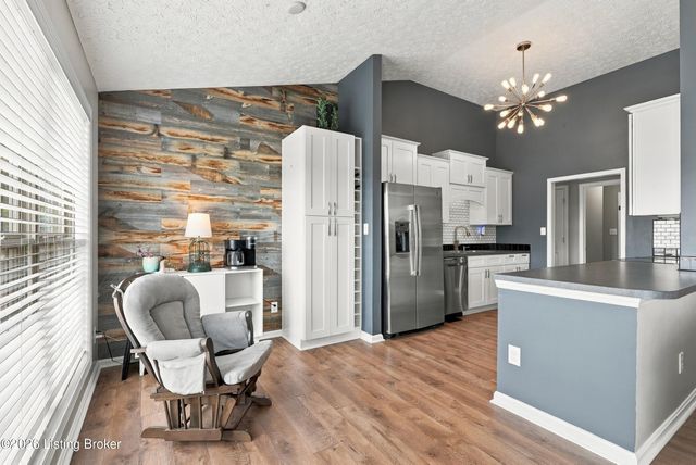 8504 Long Bow Ln, Louisville, KY 40291