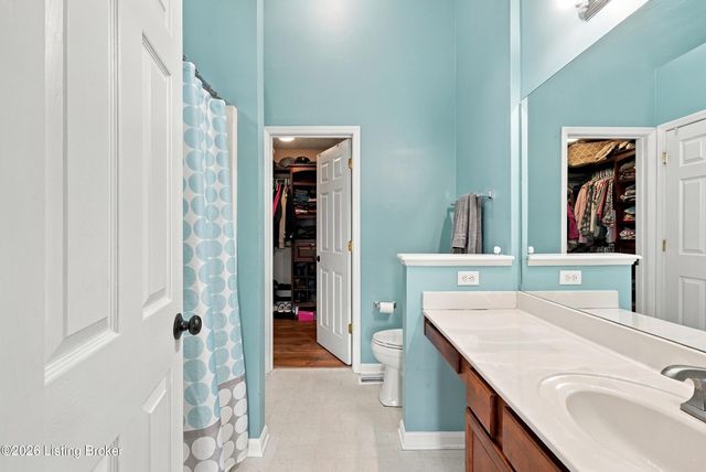 8504 Long Bow Ln, Louisville, KY 40291