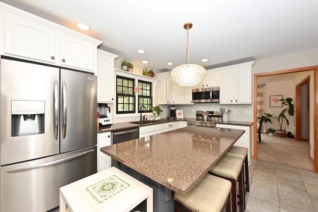 2529 Countryside DRIVE, Delavan, WI 53115