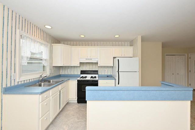 2529 Countryside DRIVE, Delavan, WI 53115