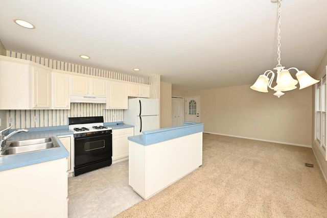 2529 Countryside DRIVE, Delavan, WI 53115
