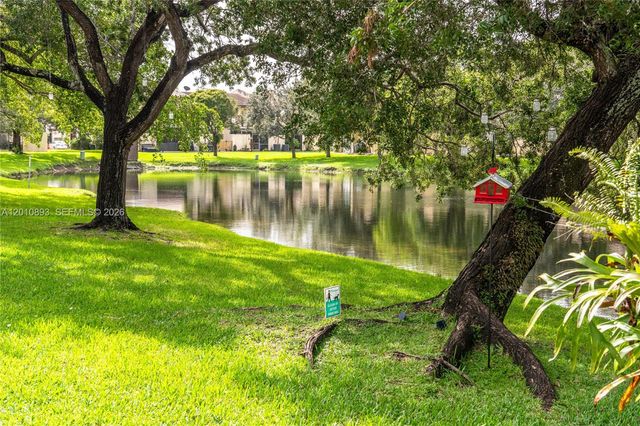 1140 NW 99th Ave 70, Pembroke Pines, FL 33024