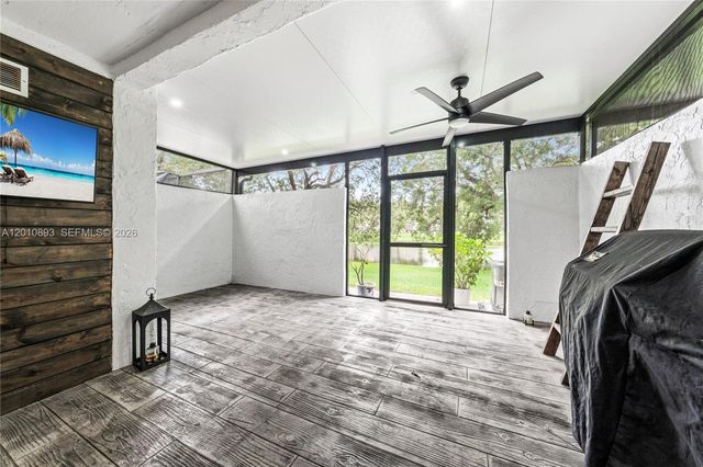 1140 NW 99th Ave 70, Pembroke Pines, FL 33024