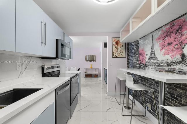 3000 S Ocean Dr 606, Hollywood, FL 33019