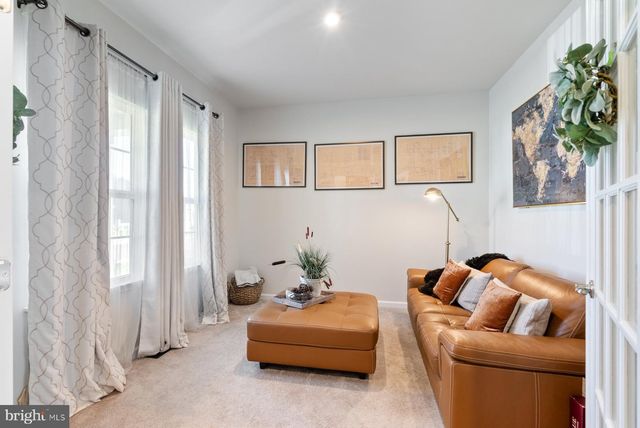 19 CIRCLE DR, Sicklerville, NJ 08081