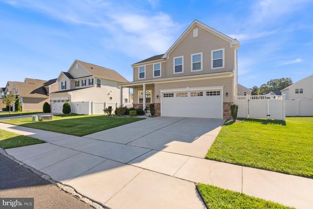 19 CIRCLE DR, Sicklerville, NJ 08081