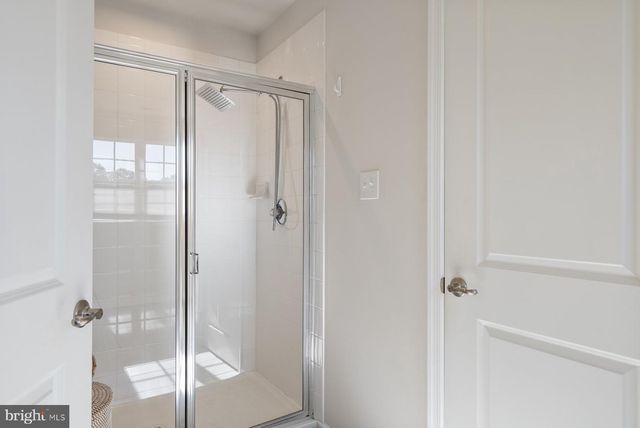 19 CIRCLE DR, Sicklerville, NJ 08081