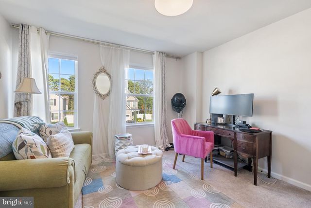 19 CIRCLE DR, Sicklerville, NJ 08081