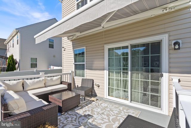 19 CIRCLE DR, Sicklerville, NJ 08081