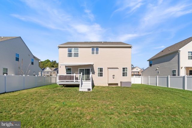 19 CIRCLE DR, Sicklerville, NJ 08081