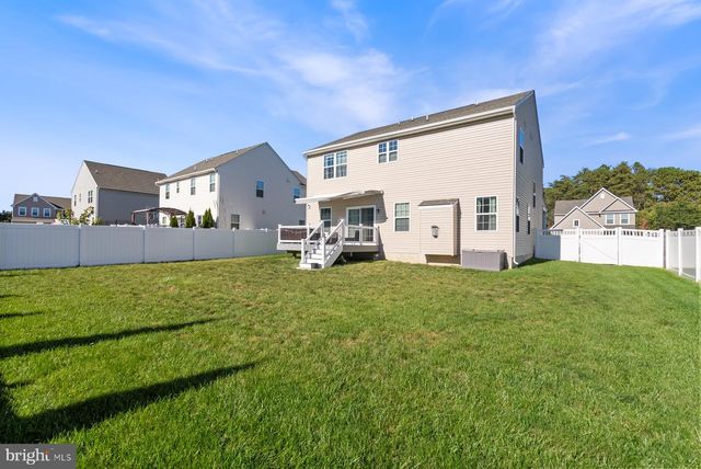 19 CIRCLE DR, Sicklerville, NJ 08081