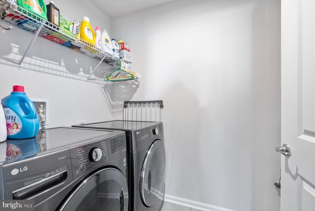 19 CIRCLE DR, Sicklerville, NJ 08081