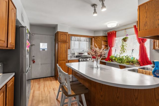 1215 Carmel Boulevard, Zion, IL 60099