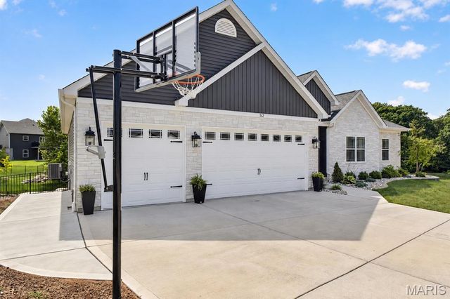512 Spruce Hollow Court, Wentzville, MO 63385