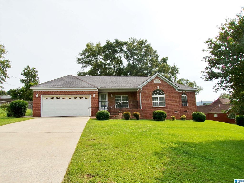 1729 PATCH PLACE, Anniston, AL 36201