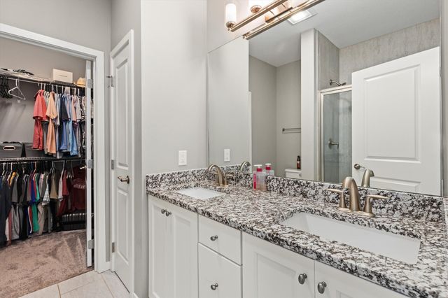 9914 Marnewood Drive, Johnston, IA 50131