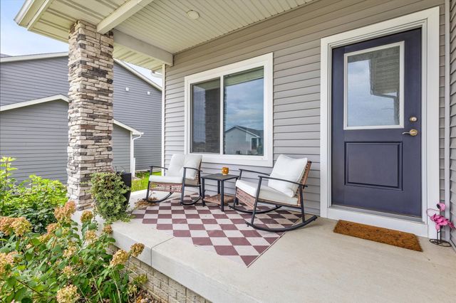 9914 Marnewood Drive, Johnston, IA 50131