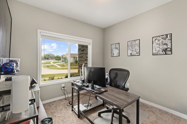 9914 Marnewood Drive, Johnston, IA 50131