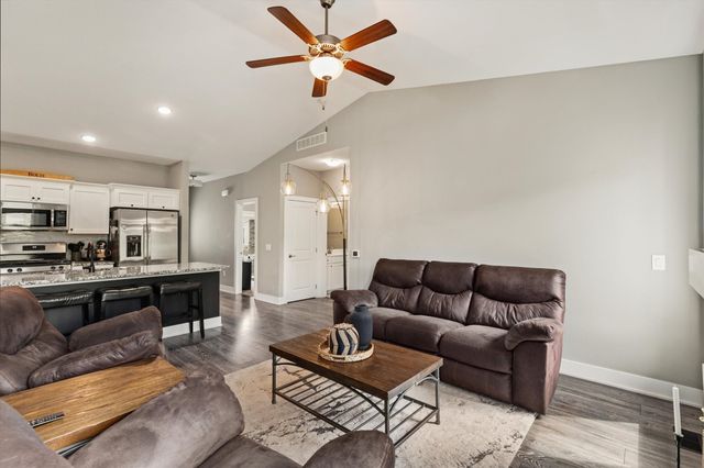 9914 Marnewood Drive, Johnston, IA 50131