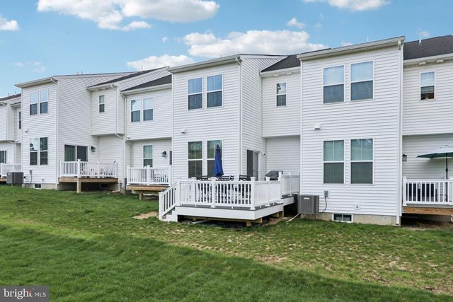 7626 CLAYTON AVE, Coopersburg, PA 18036