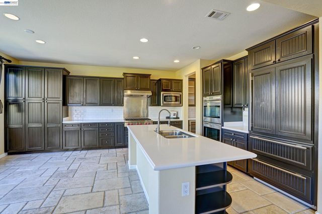 2746 Montego Bay St, Pittsburg, CA 94565