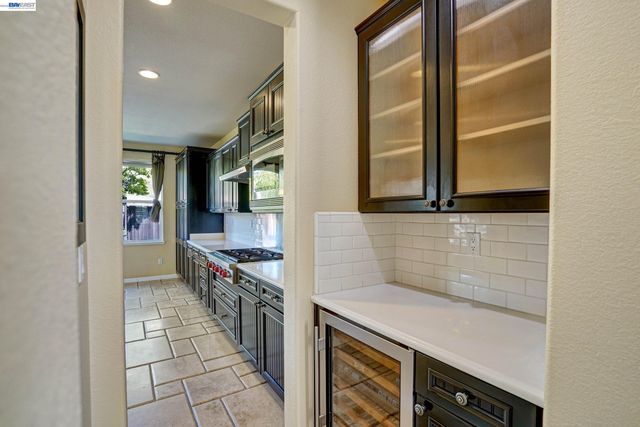 2746 Montego Bay St, Pittsburg, CA 94565