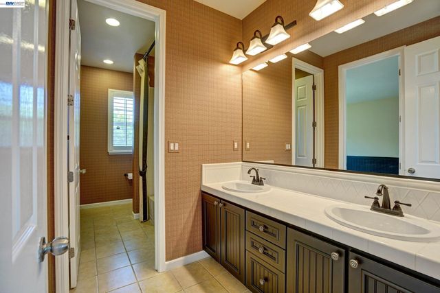 2746 Montego Bay St, Pittsburg, CA 94565