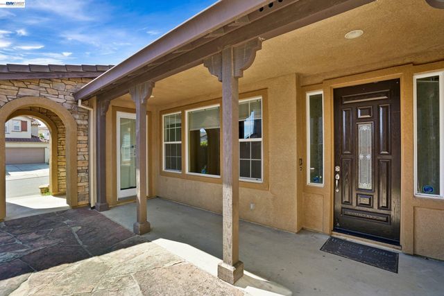 2746 Montego Bay St, Pittsburg, CA 94565