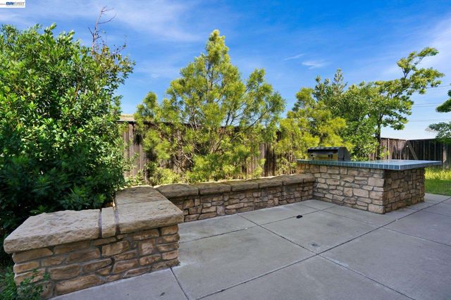 2746 Montego Bay St, Pittsburg, CA 94565