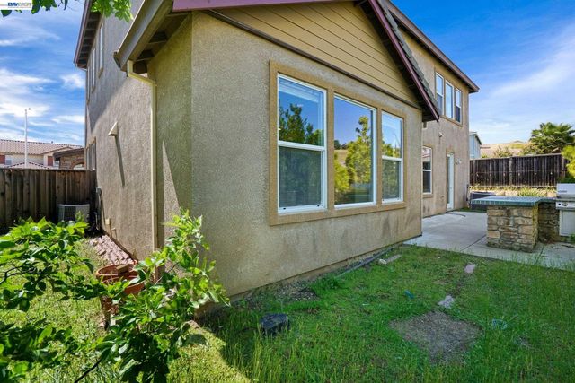 2746 Montego Bay St, Pittsburg, CA 94565