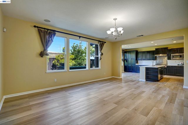 2746 Montego Bay St, Pittsburg, CA 94565
