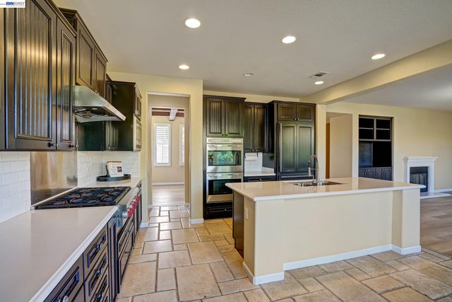 2746 Montego Bay St, Pittsburg, CA 94565