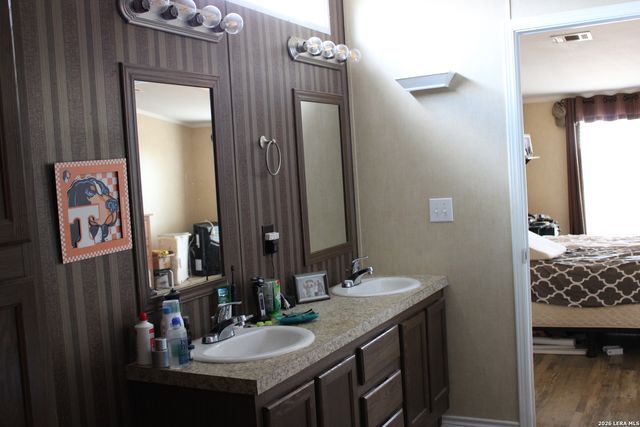 3554 Fm 1332, Jourdanton, TX 78026