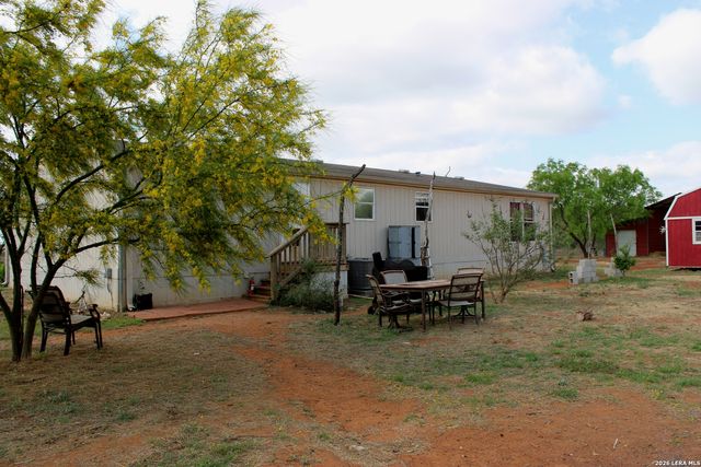 3554 Fm 1332, Jourdanton, TX 78026