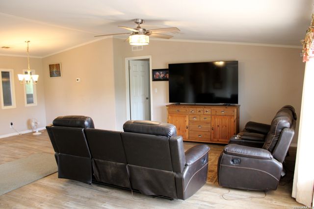 3554 Fm 1332, Jourdanton, TX 78026