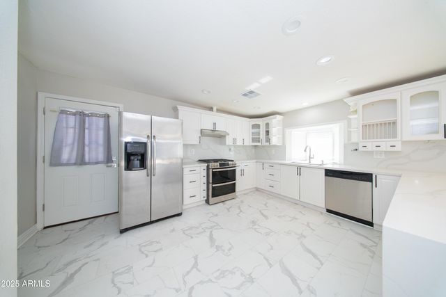 2317 W DANBURY Road, Phoenix, AZ 85023