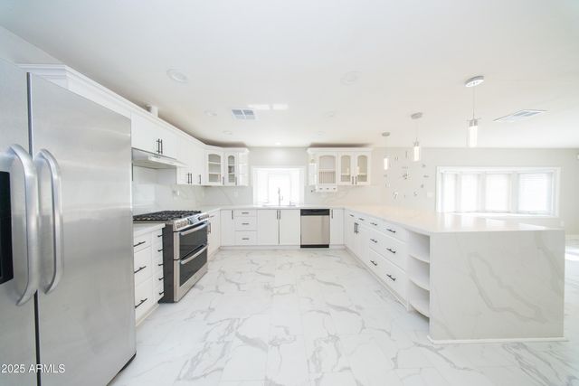 2317 W DANBURY Road, Phoenix, AZ 85023