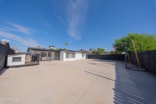 2317 W DANBURY Road, Phoenix, AZ 85023