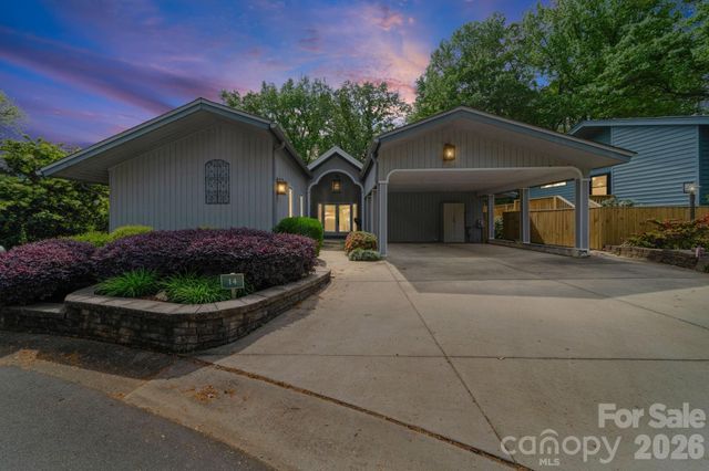 14 King Haigler Chase Court, Clover, SC 29710