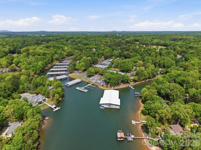 14 King Haigler Chase Court, Clover, SC 29710