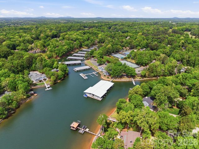 14 King Haigler Chase Court, Clover, SC 29710