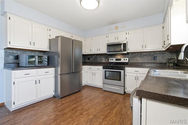 20440 Sweetwater Road, Waynesville, MO 65583