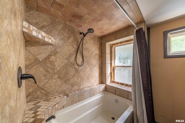 4625A N GALENA Road, Peoria Heights, IL 61616