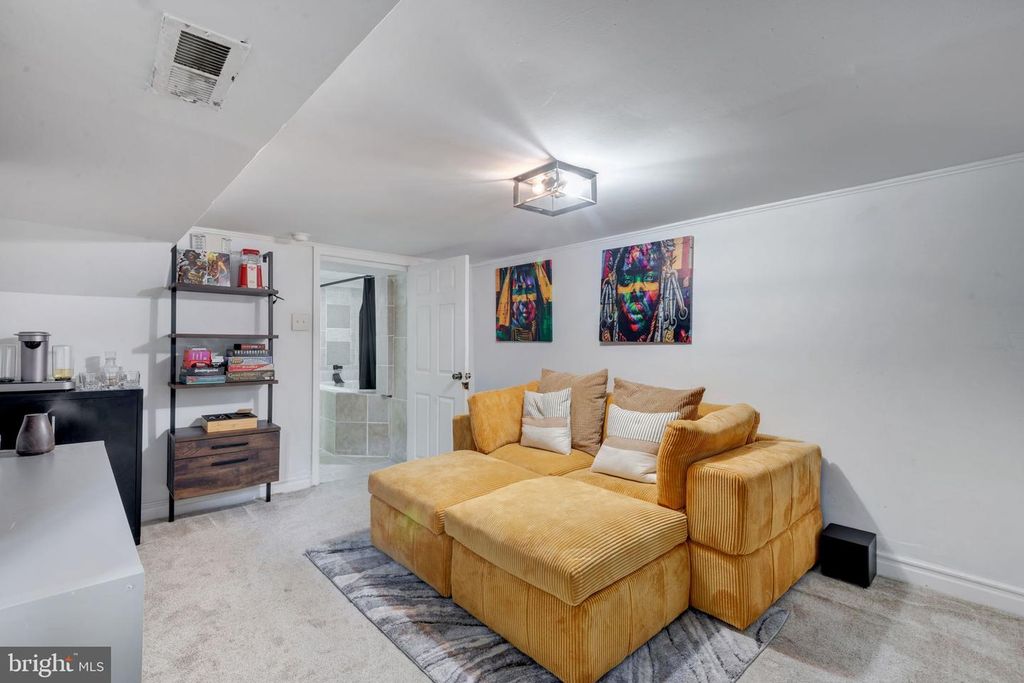 3325 BRENDAN AVE, Baltimore, MD 21213
