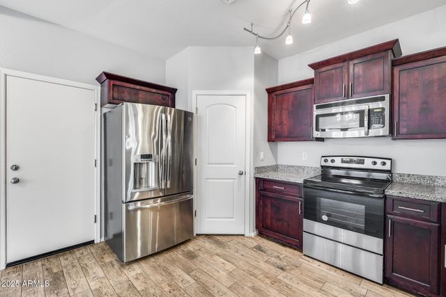 2035 E HEARTWOOD Lane, Phoenix, AZ 85022